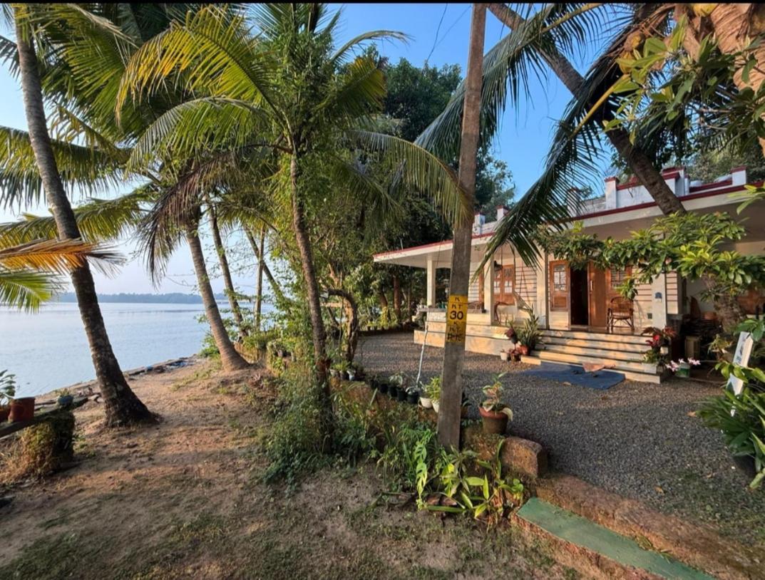 Green Island Homestay Riverside Kozhikode Extérieur photo